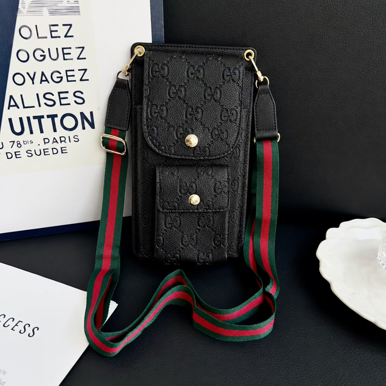 Elegant Leather GG Crossbody Phone Bag-LA260022