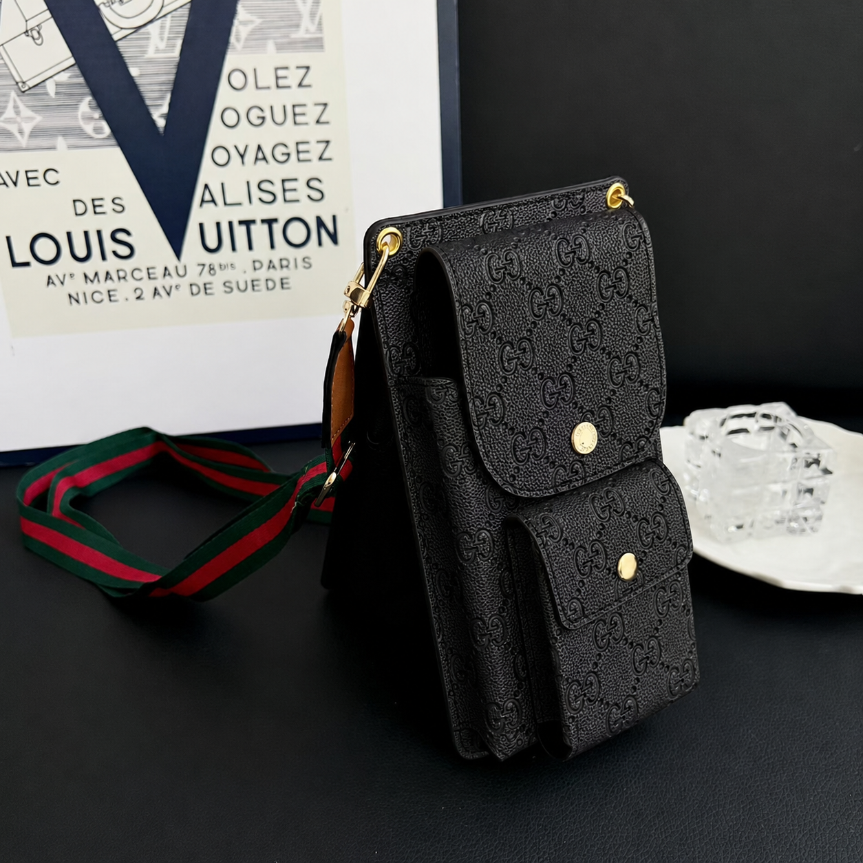 Elegant Leather GG Crossbody Phone Bag-LA260022