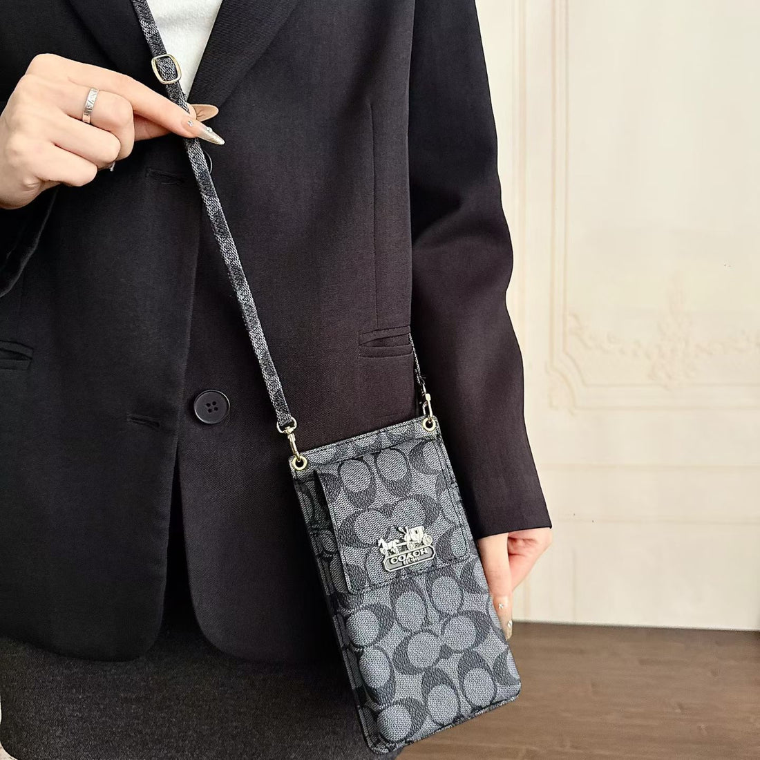 Elegant Leather CH Crossbody Phone Bag-LA260005