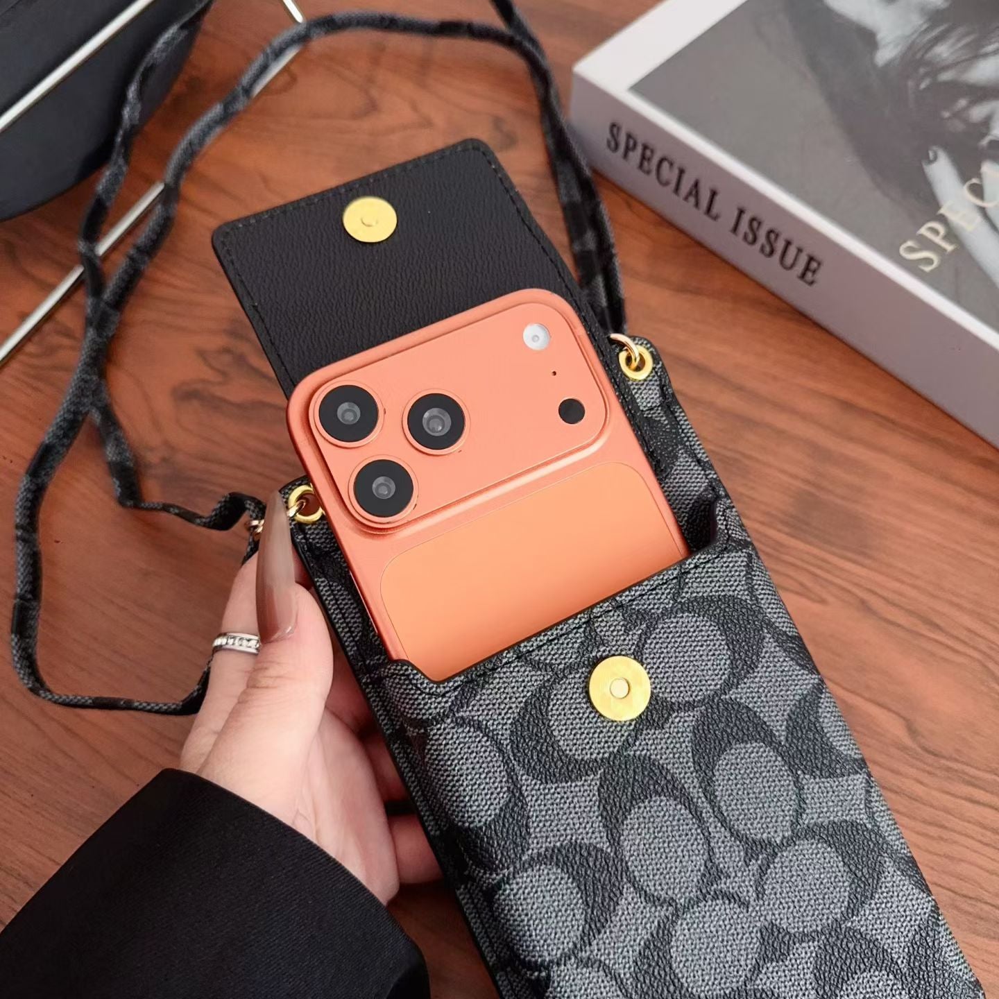 Elegant Leather CH Crossbody Phone Bag-LA260005