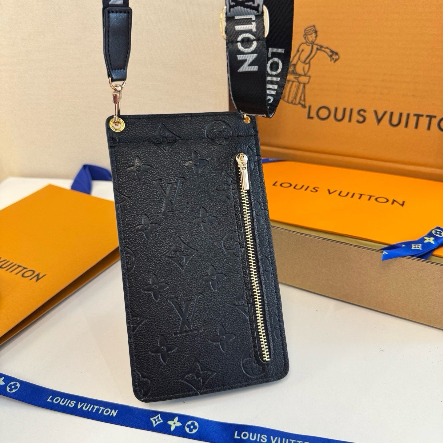 Luxury  Leather Monogram Crossbody Phone Bag-CYLV158