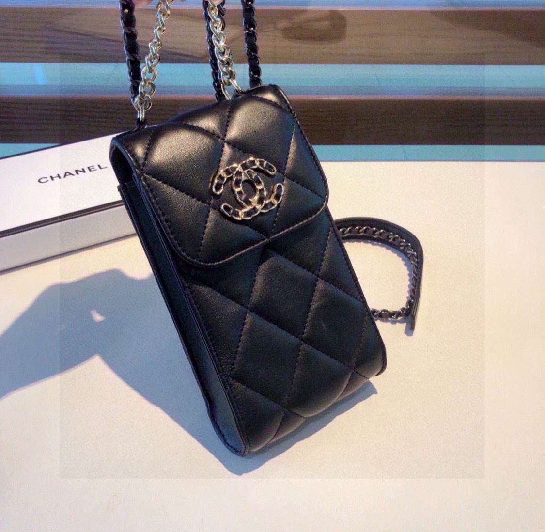 Elegant Leather CC Crossbody Phone Bag-LA260016