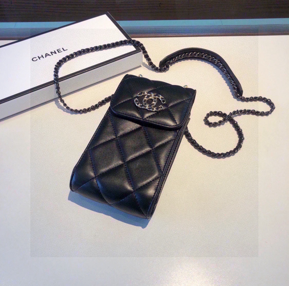 Elegant Leather CC Crossbody Phone Bag-LA260016
