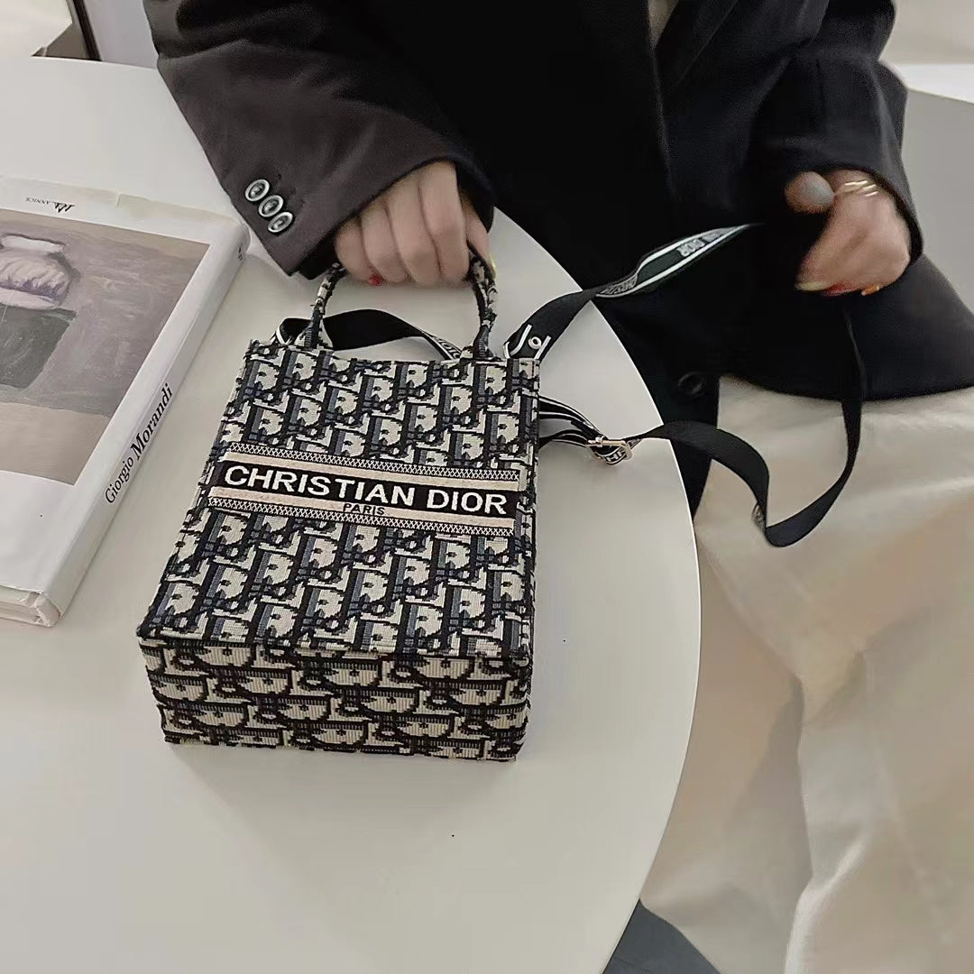 Luxury  CD Crossbody Phone Bag-LA260018