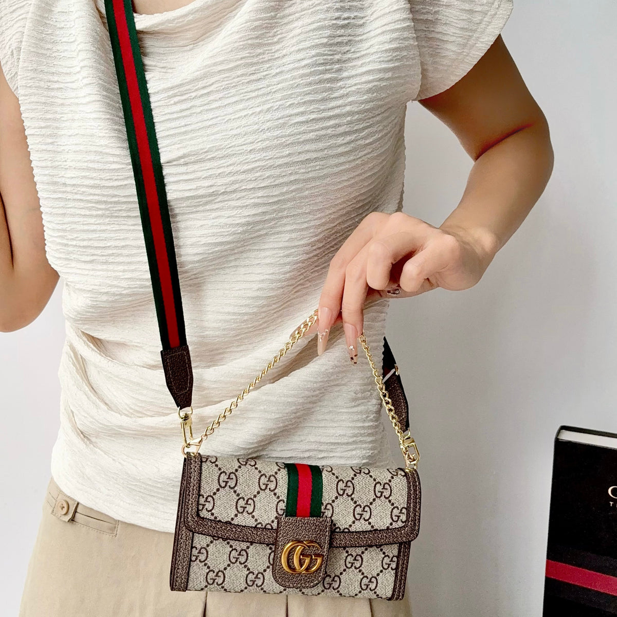 Classic Leather GG iPhone Case With Flip Wallet And Crossbody Strap-LA260019