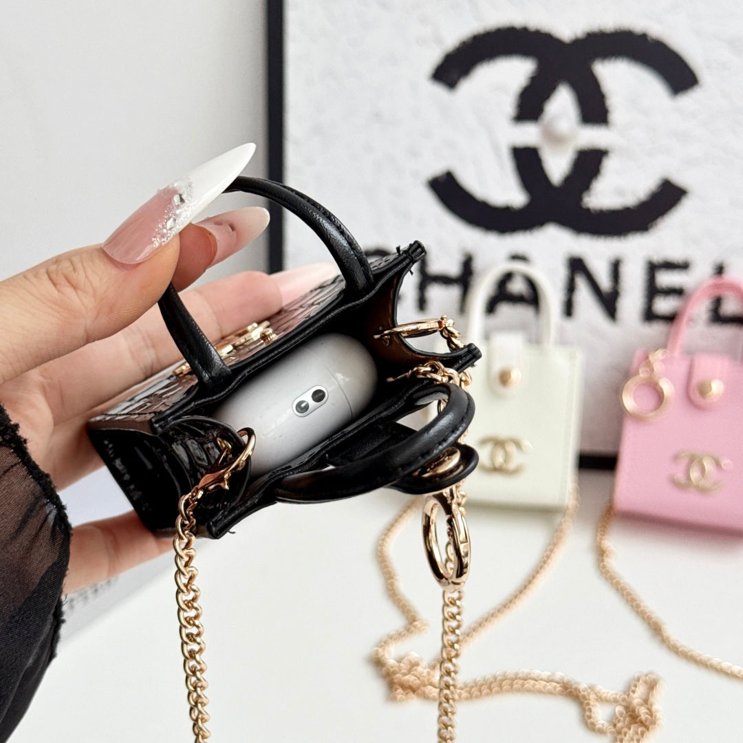 Premium CC AirPods Cases Black-LA260028